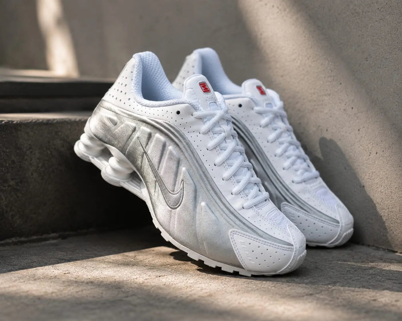 Nike_Shox R4 Summit White Secondary image