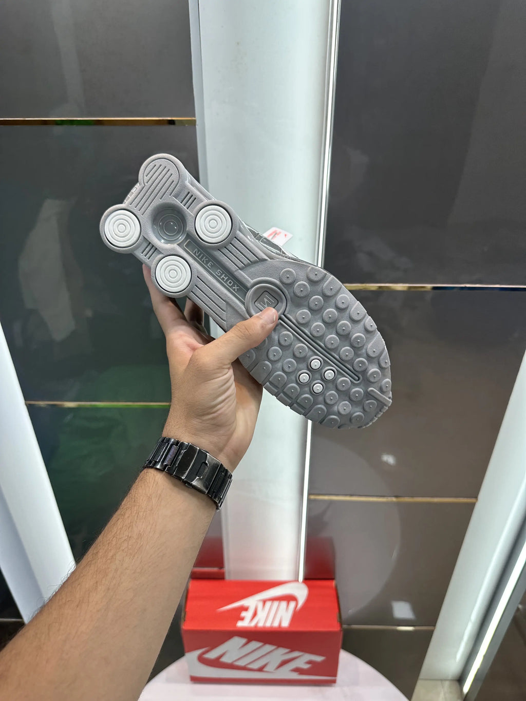 Nike_Shox R4 Metallic Silver
