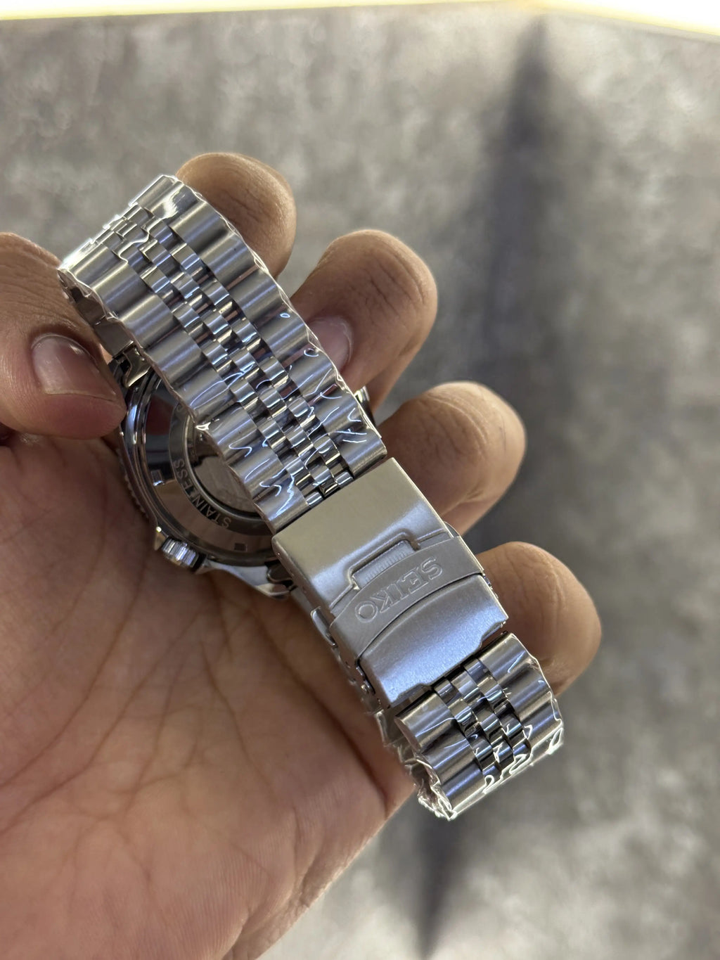 Seiko 5 GMT  Back Open 082