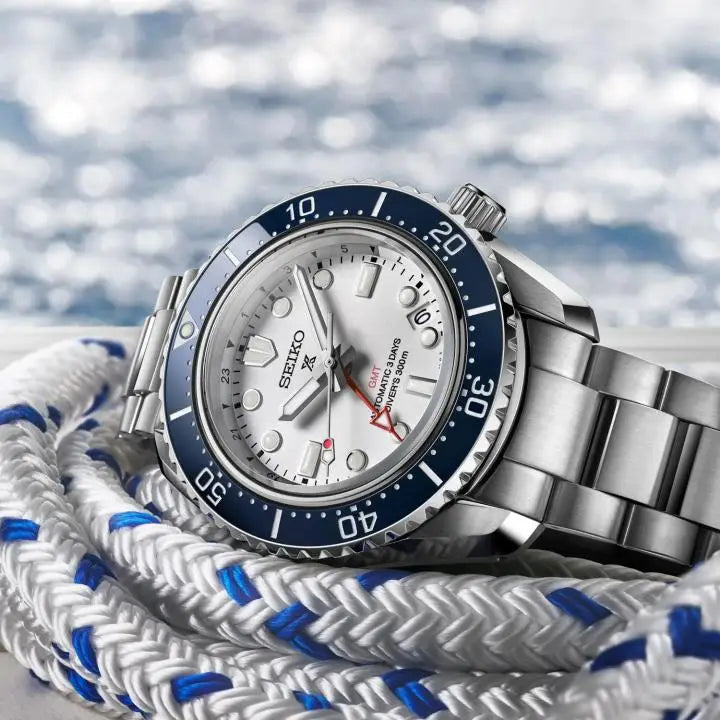 Seiko Prospex GMT White Blue  071
