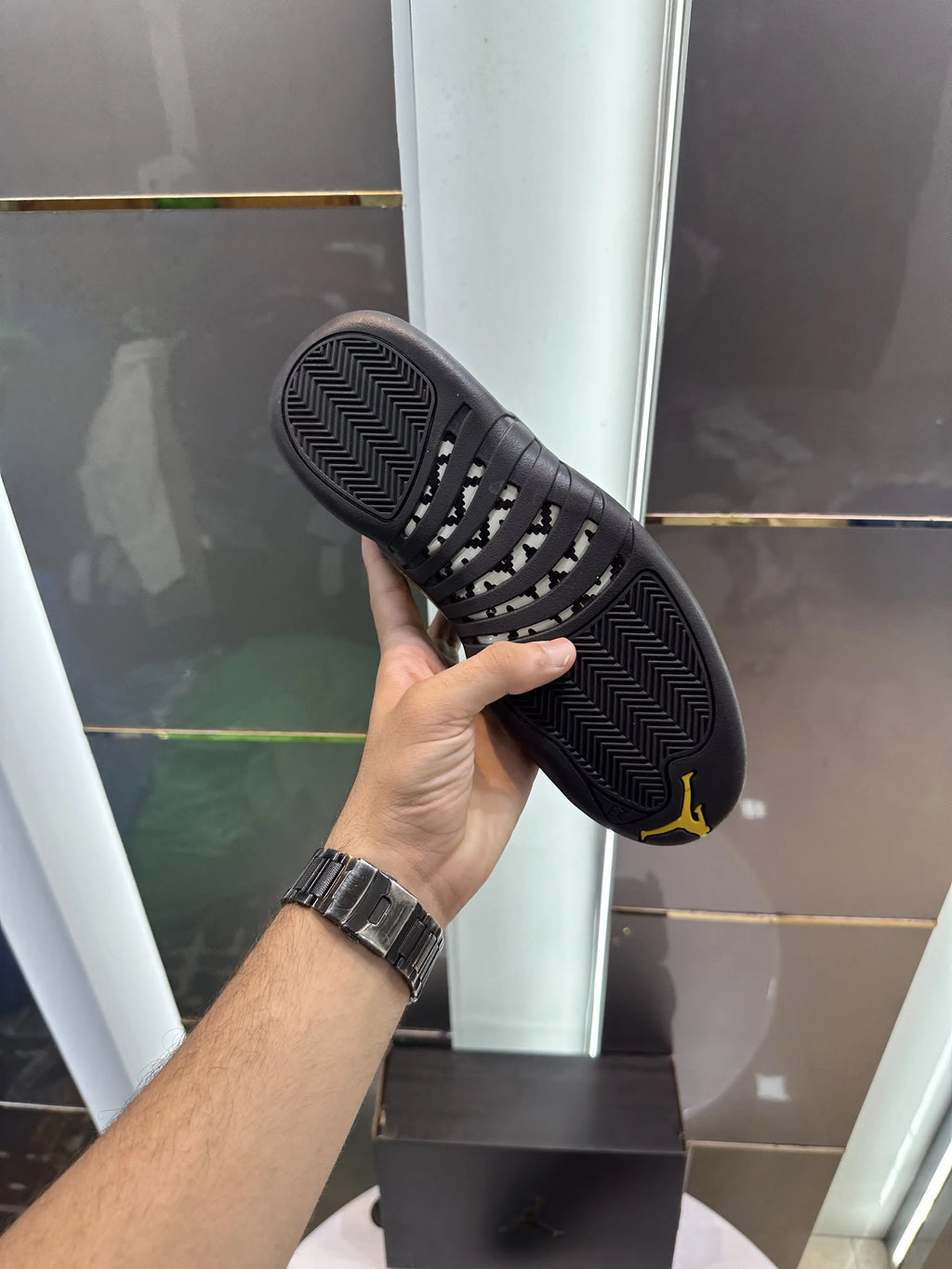 Jordan_Retro 12 Black Taxi