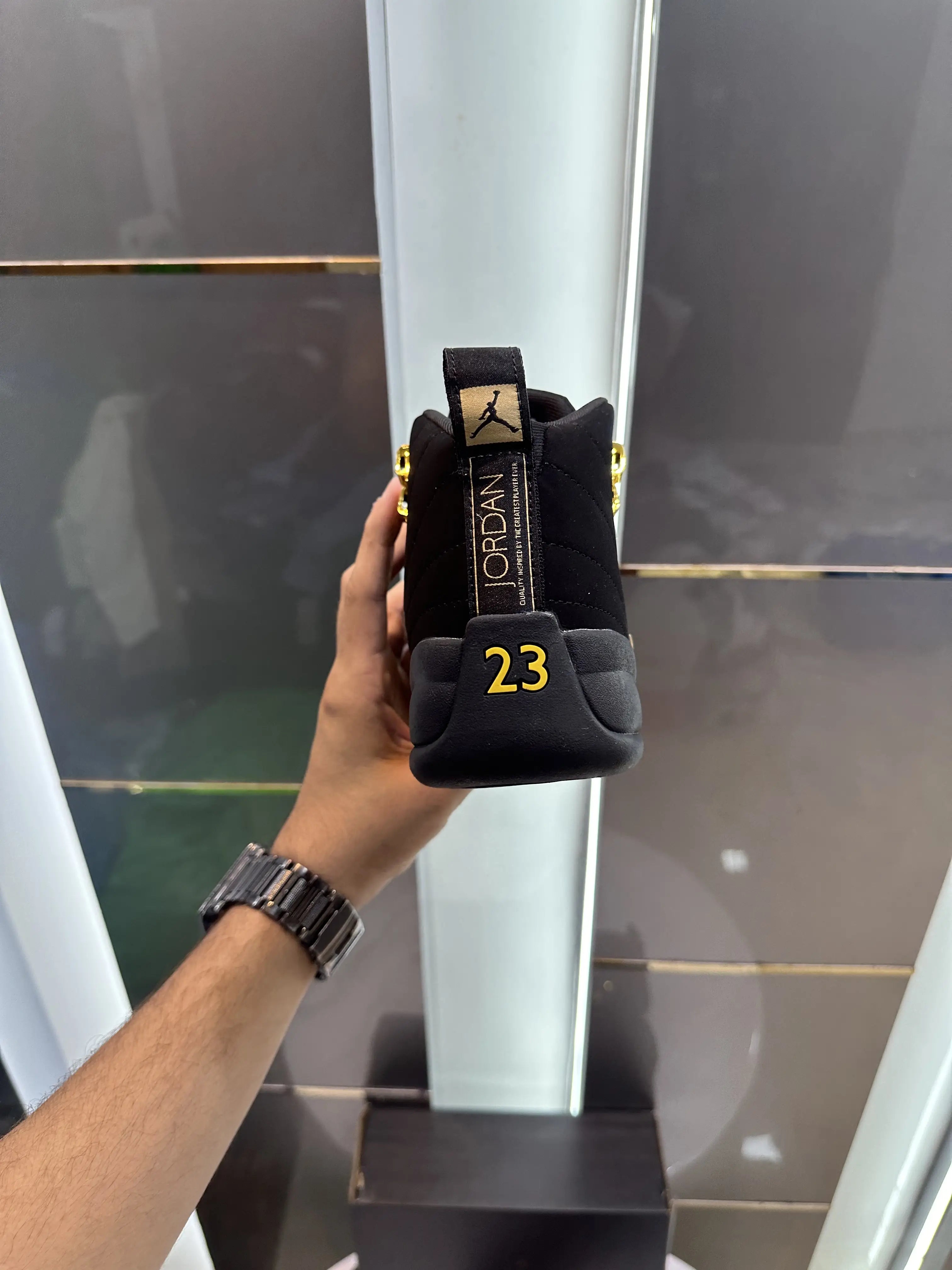Jordan_Retro 12 Black Taxi