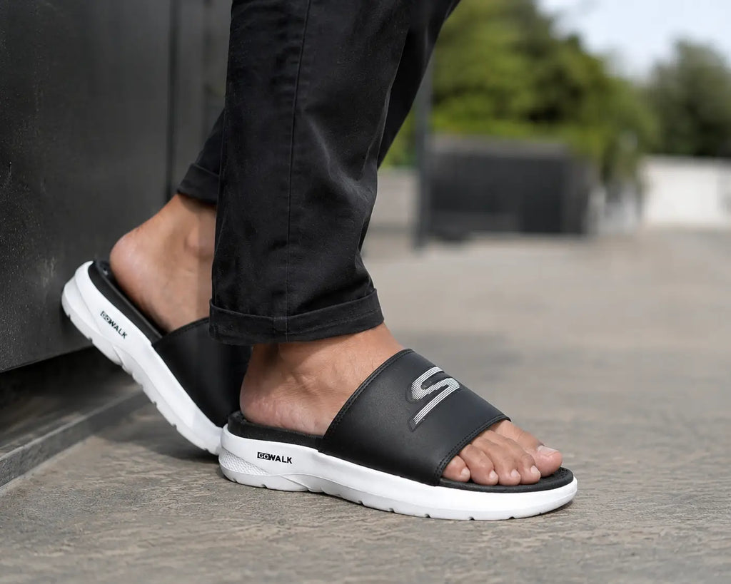 Skechers GoWalk Gogamat Logo Premium Slide Black White