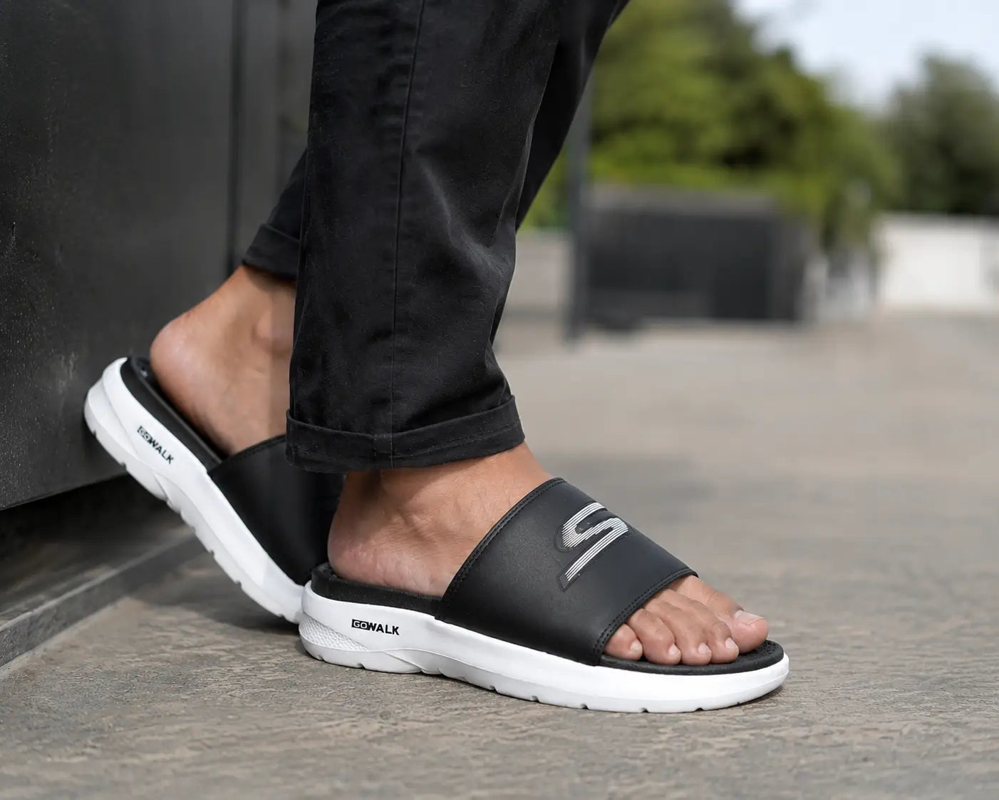 Skechers GoWalk Gogamat Logo Premium Slide Black White Main image