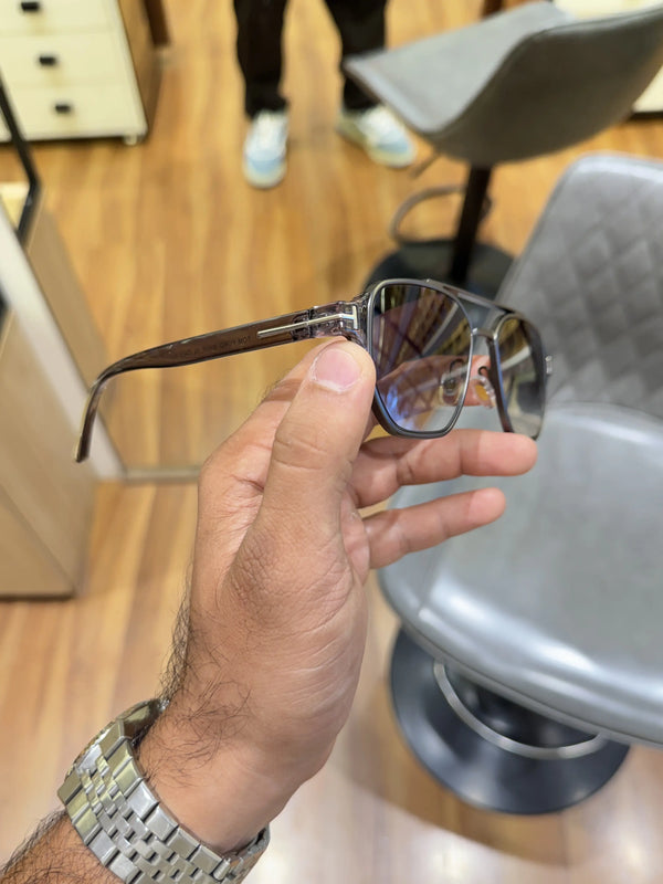 Tomford_9815_grey_shaded