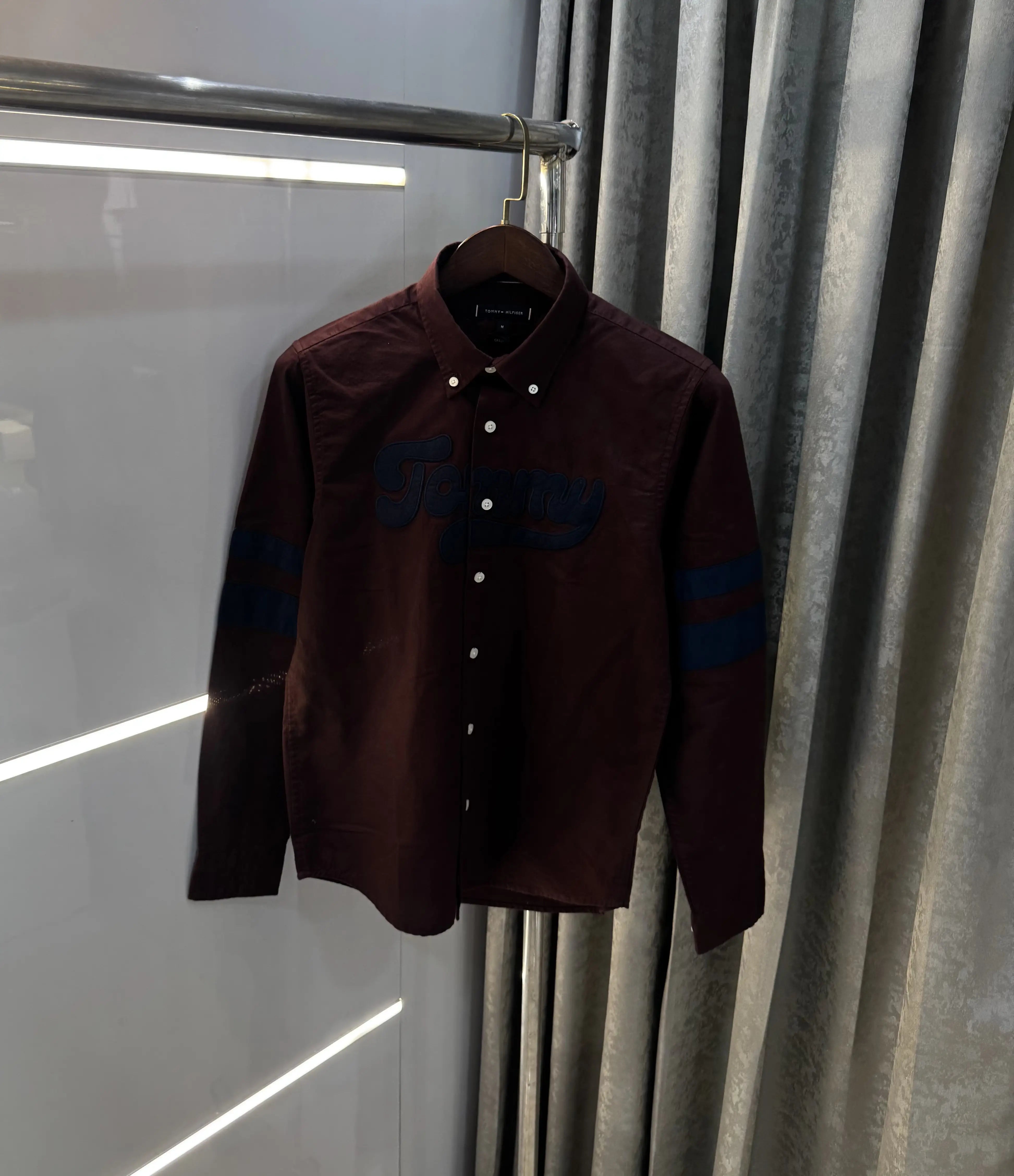 Tommy Hilfiger wine Classic Premium Shirt Secondary image