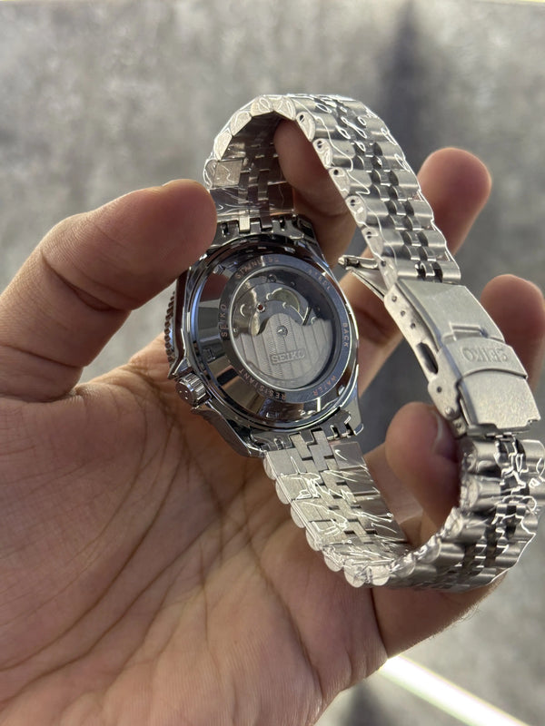 Seiko 5 GMT Red Back Open 081