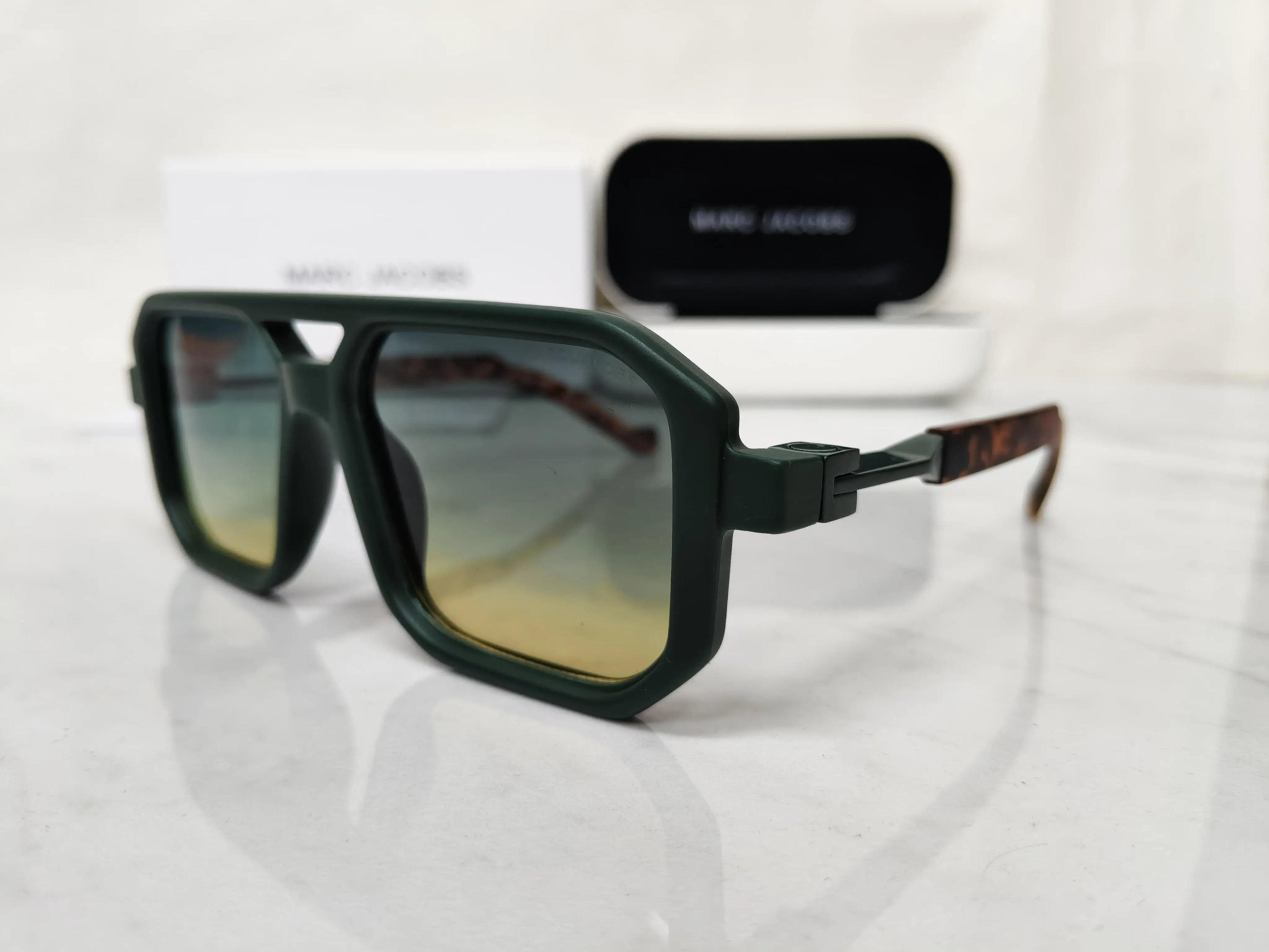 MARC JACOB MATT OLIVE GREEN TIGER