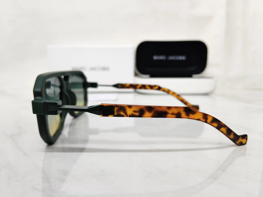 MARC JACOB MATT OLIVE GREEN TIGER