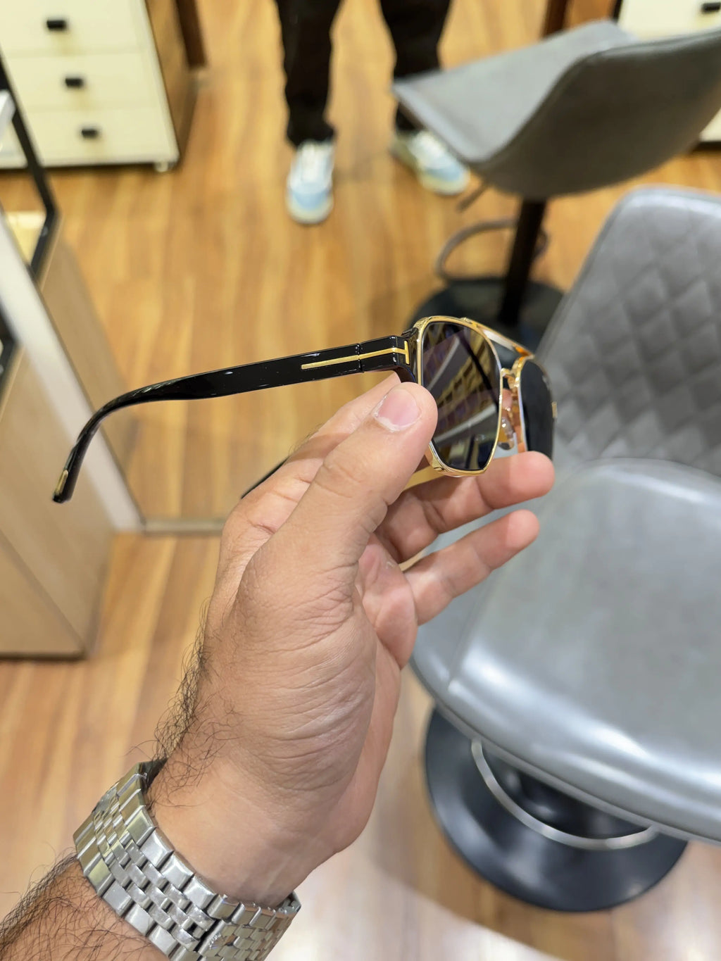 Tomford_9815_gold_black