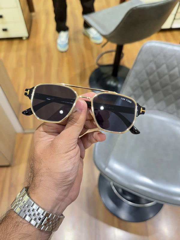 Tomford_9815_gold_black