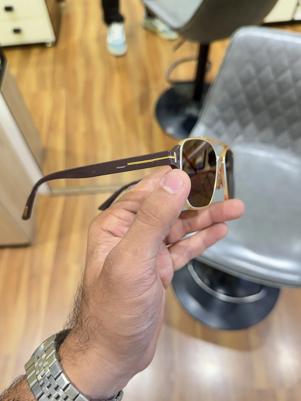 Tomford_9815_gold_brown