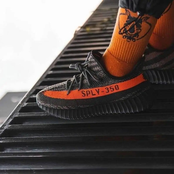 Yeezy 350 V2 Carbon Beluga Reflective Semi UA With All Accessories