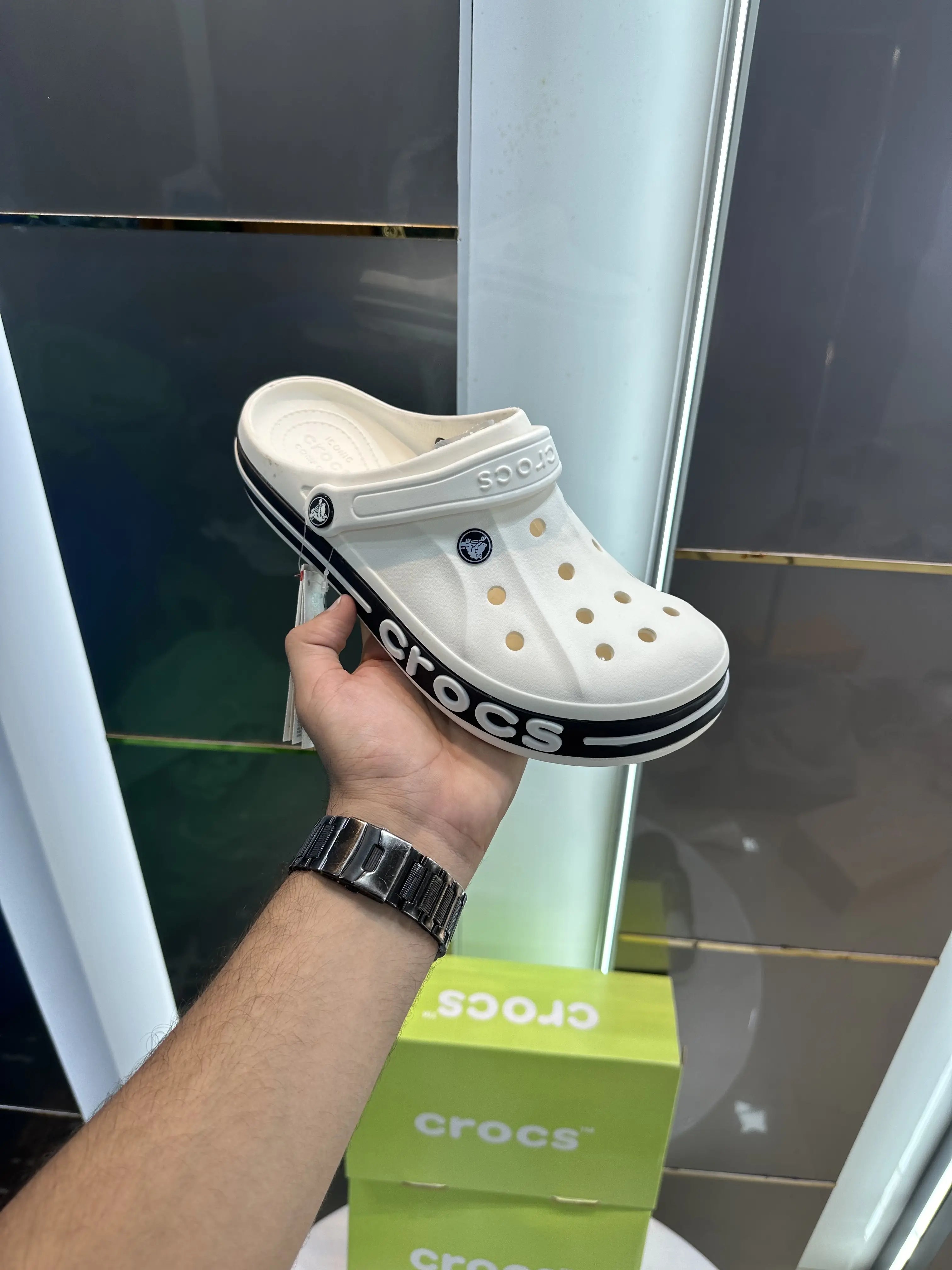 Crocs_Bayaband Clogs White Black Secondary image