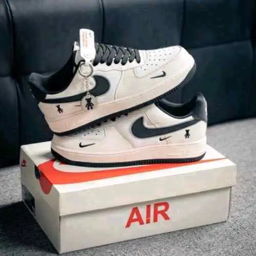 Nikee Airforce 1 07 Low Violent Bear Joint Linen Beige Black Sneaker Main image