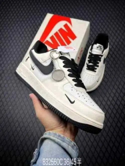 Nikee Airforce 1 07 Low Violent Bear Joint Linen Beige Black Sneaker Secondary image