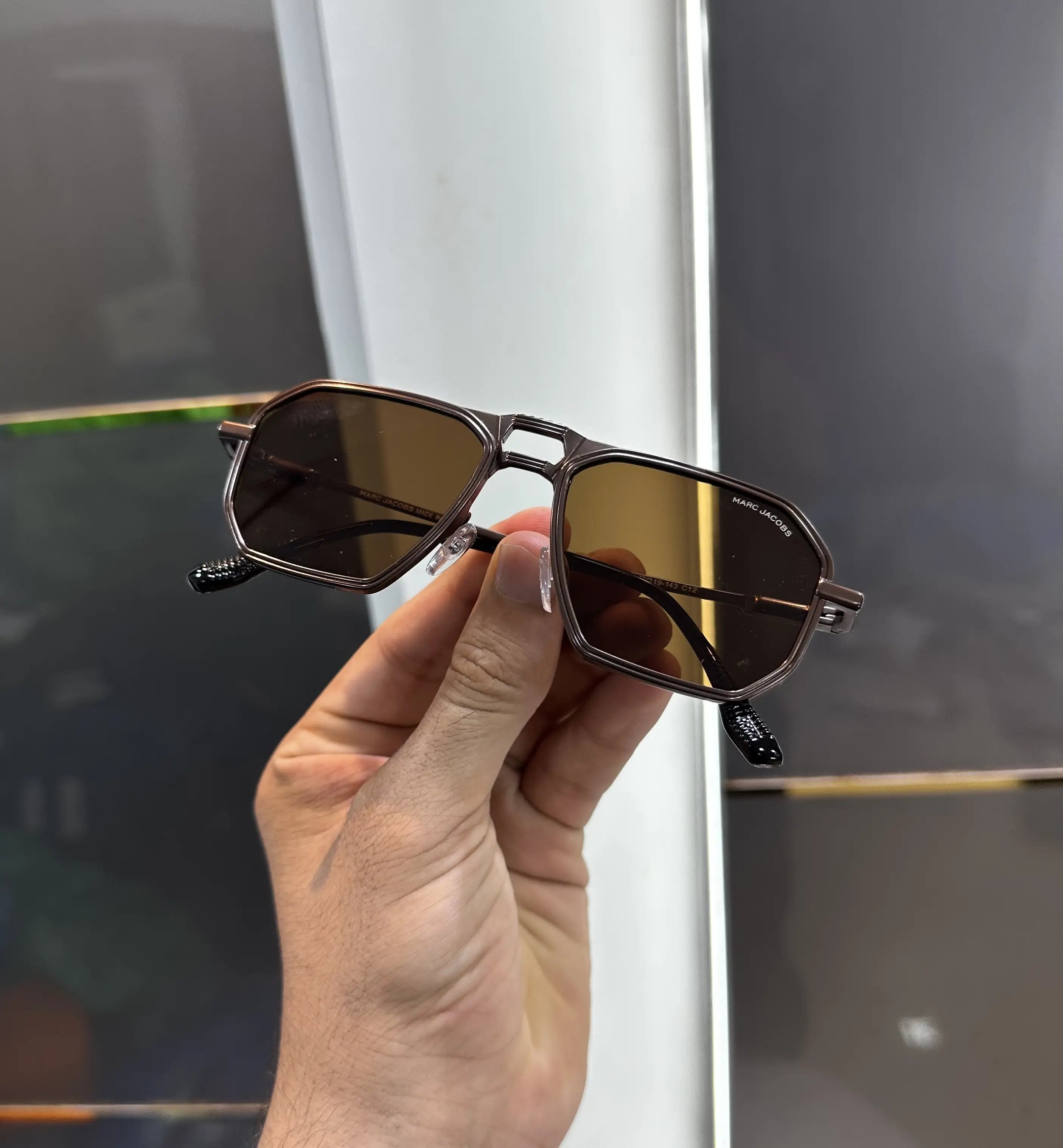Marc Jacobs All Brown Metal Premium Shades 545 Secondary image
