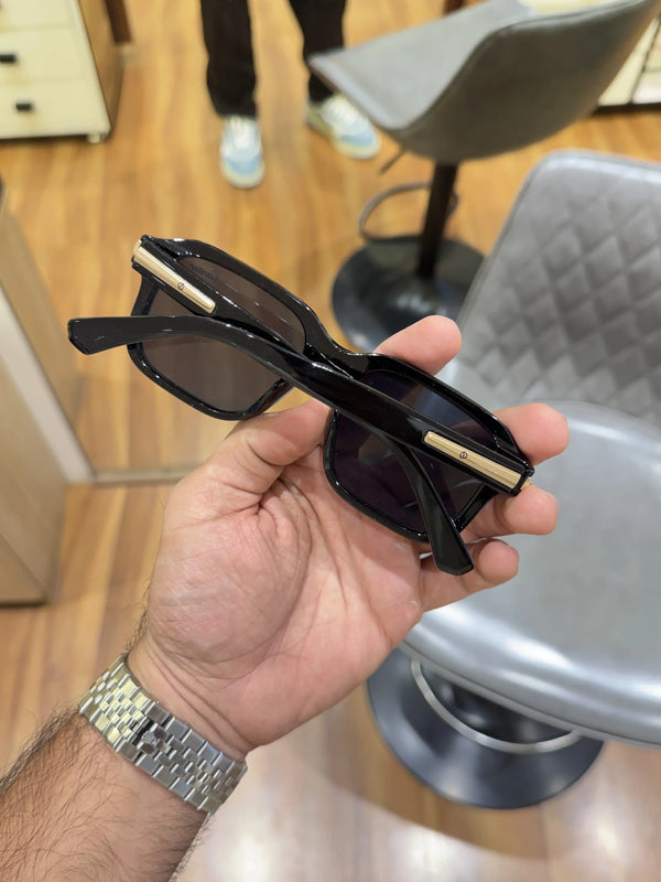 Cartier_482_black_gold
