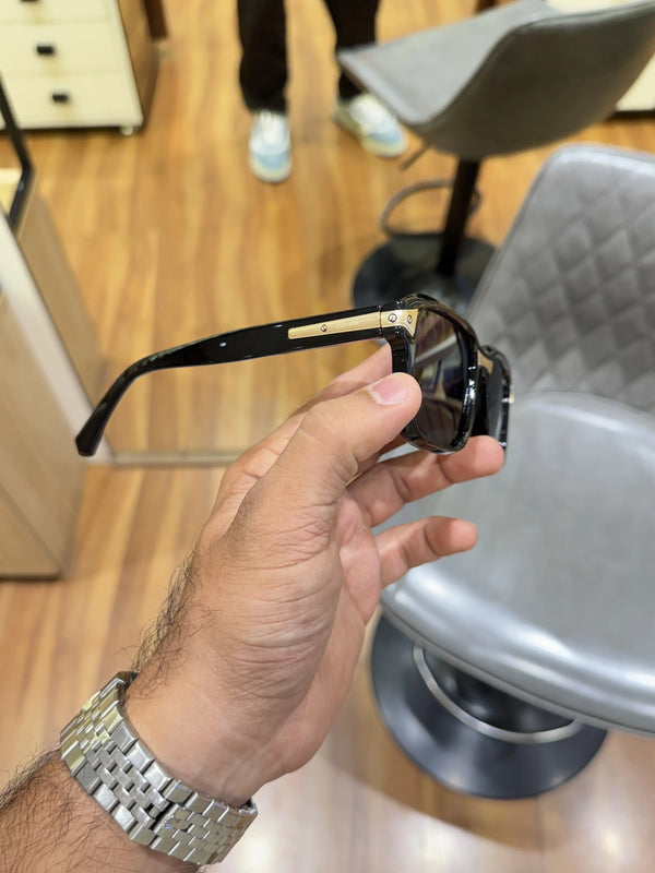 Cartier_482_black_gold