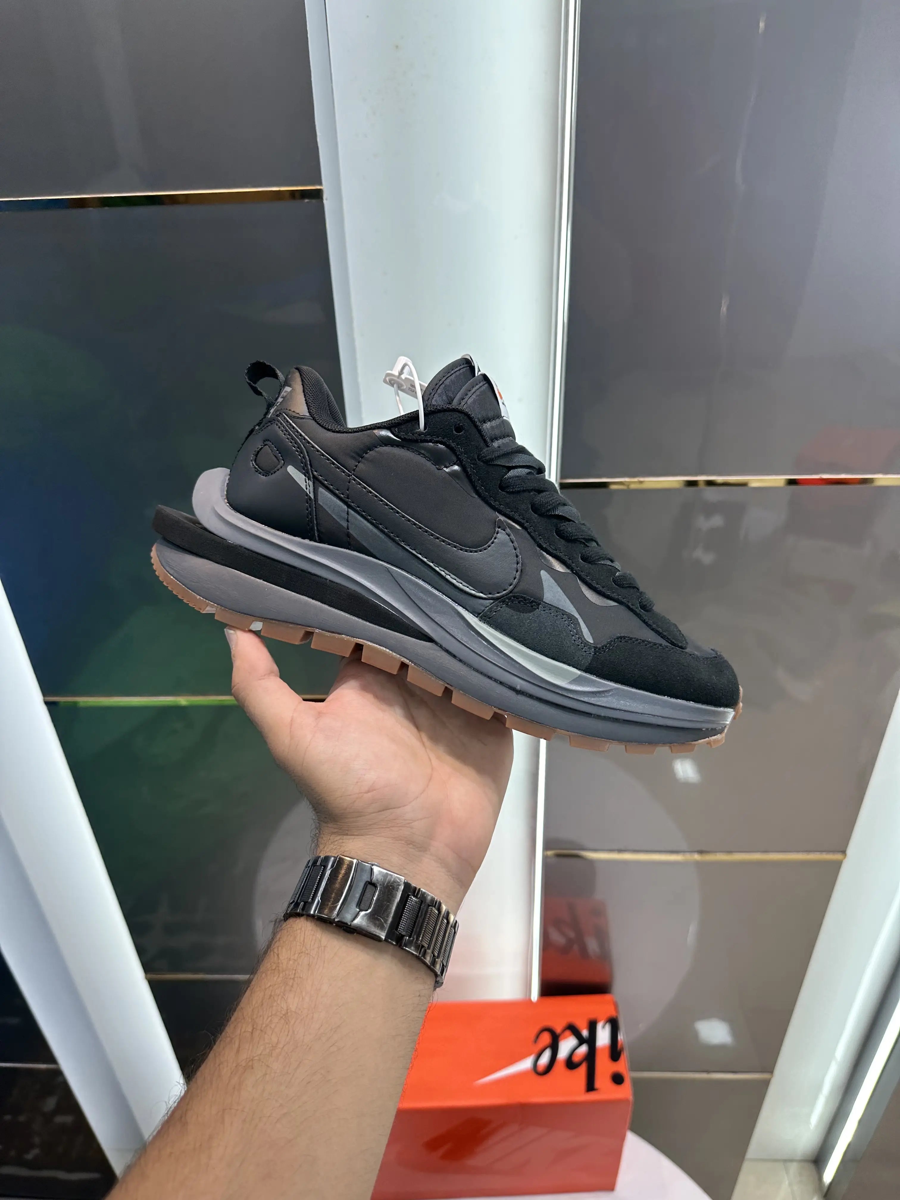 Nike_Sacai Vaporwaffle Black Gum Shoes