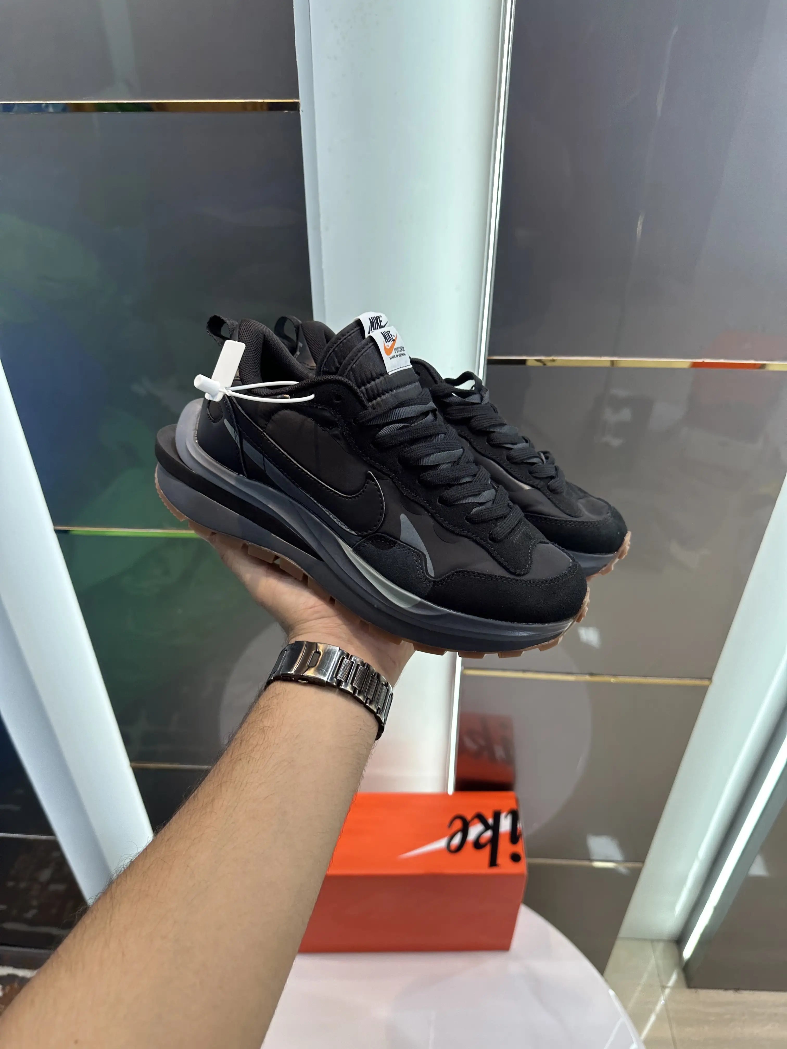 Nike_Sacai Vaporwaffle Black Gum Shoes