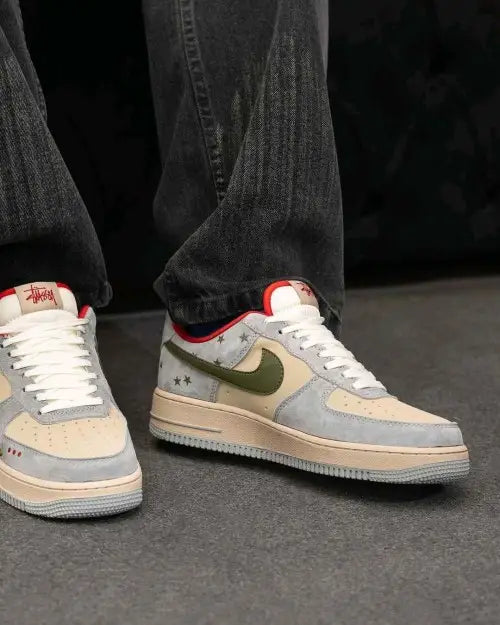 Nikee AirForce 1 X Stussy Grey Red