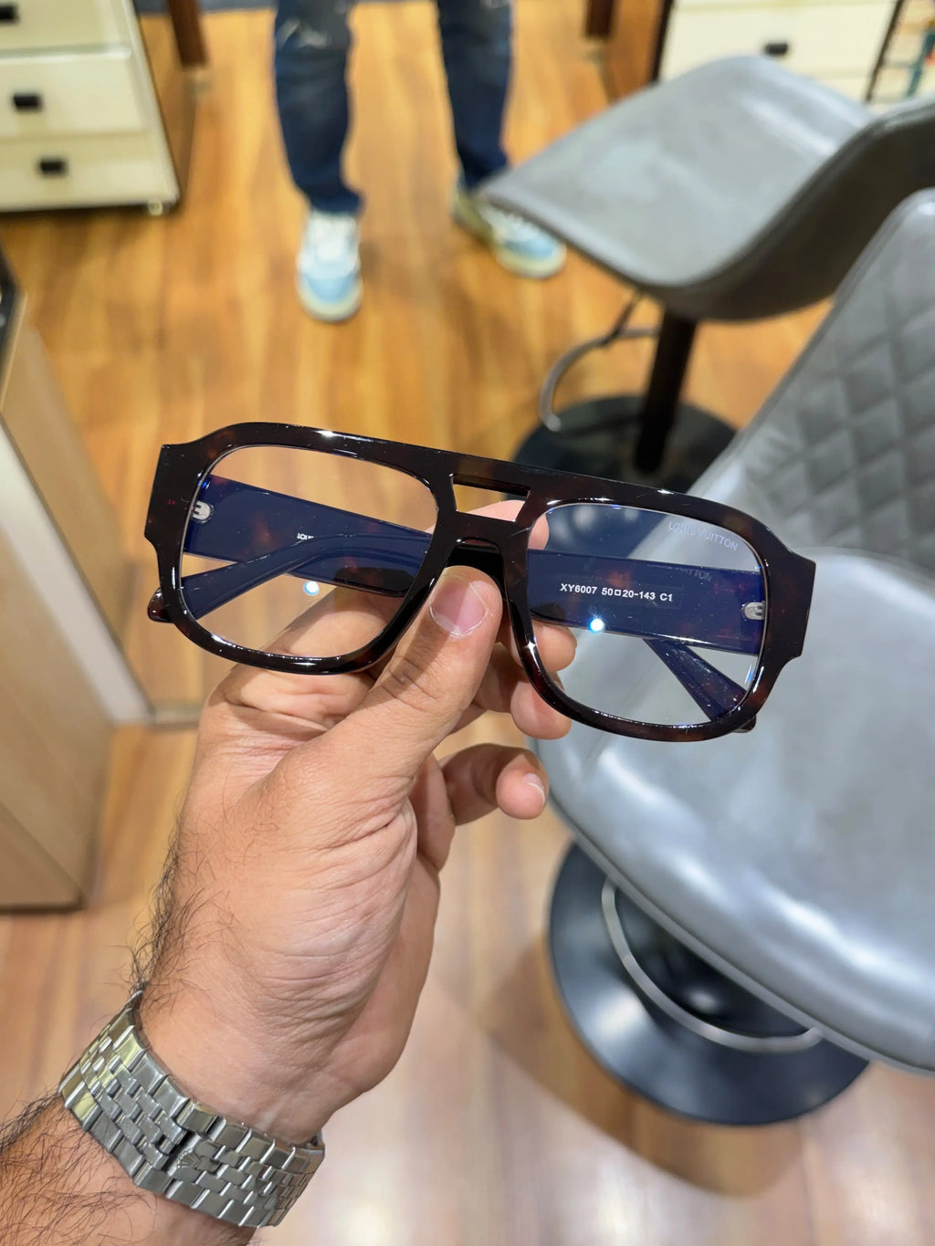 Louis_vuitton_6007_tiger_plano
