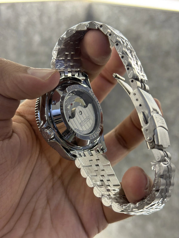 Seiko 5 GMT Orange Back Open 080