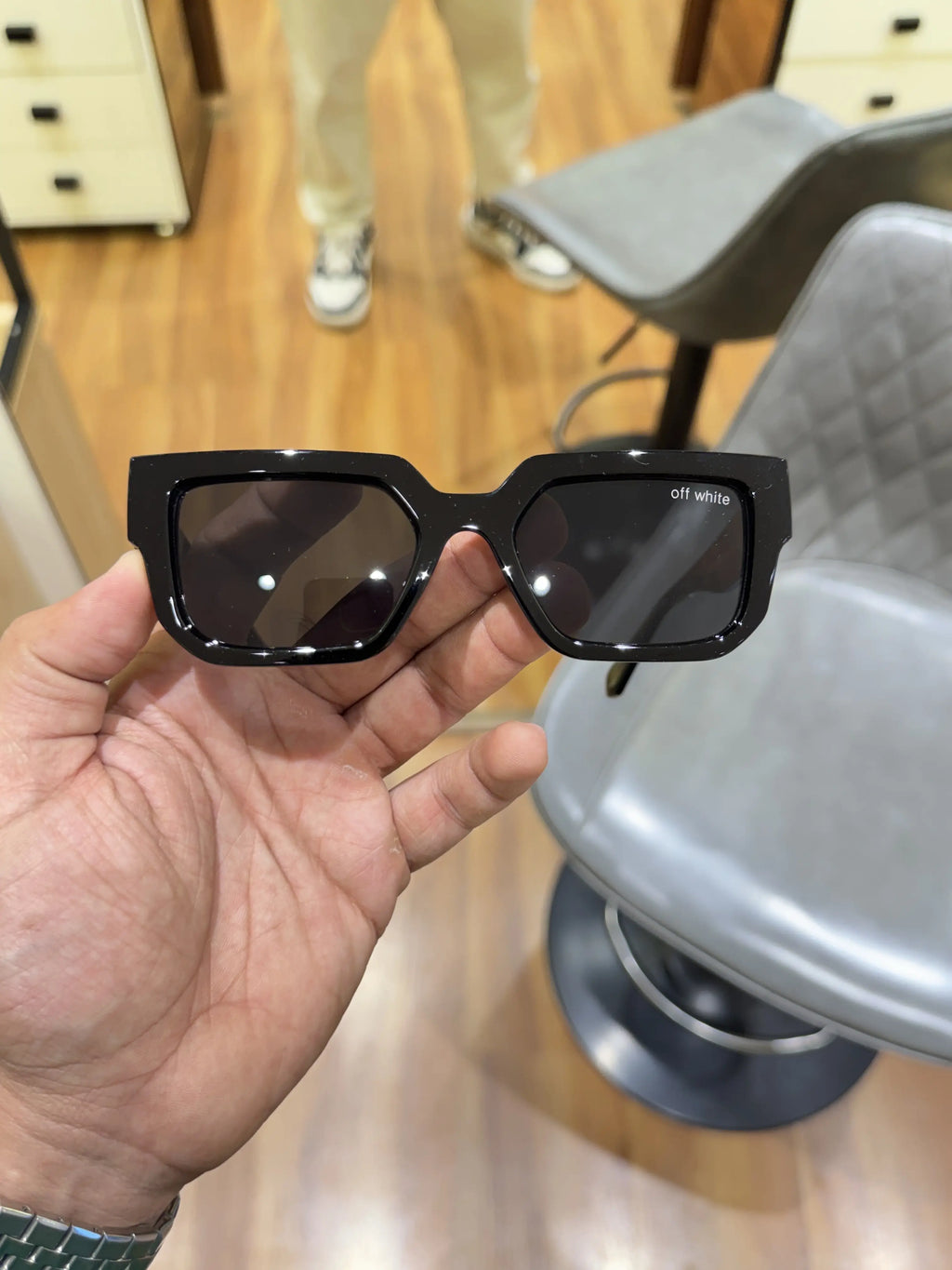 Off_white_98595_black_gold