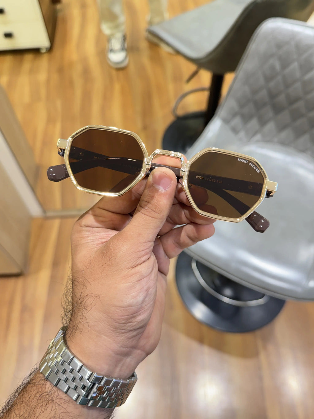 Marc_jacobs_9826_gold_brown