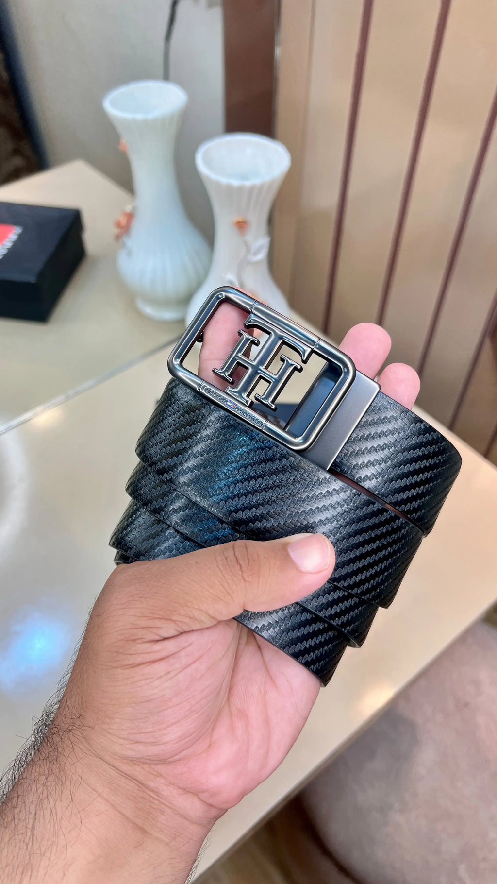 TOMMY HILFIGER PREMIUM QUALITY REVERSEABLE BELT WITH OG BOX TM-912