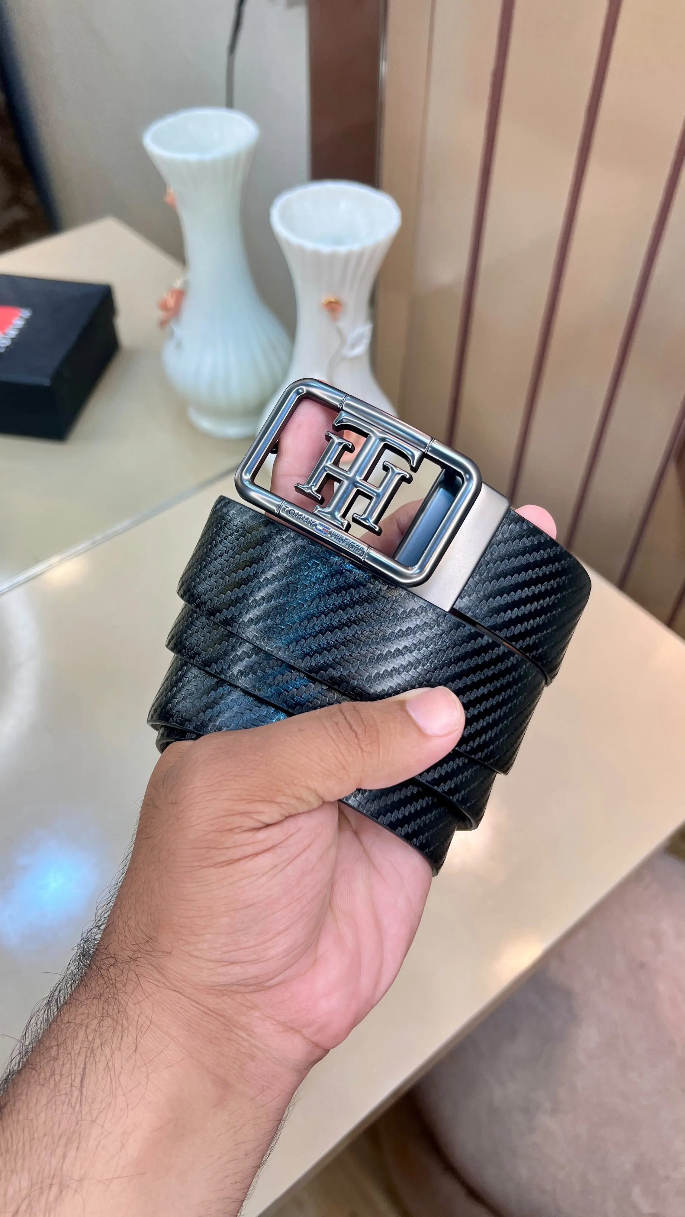 TOMMY HILFIGER PREMIUM QUALITY REVERSEABLE BELT WITH OG BOX TM-912