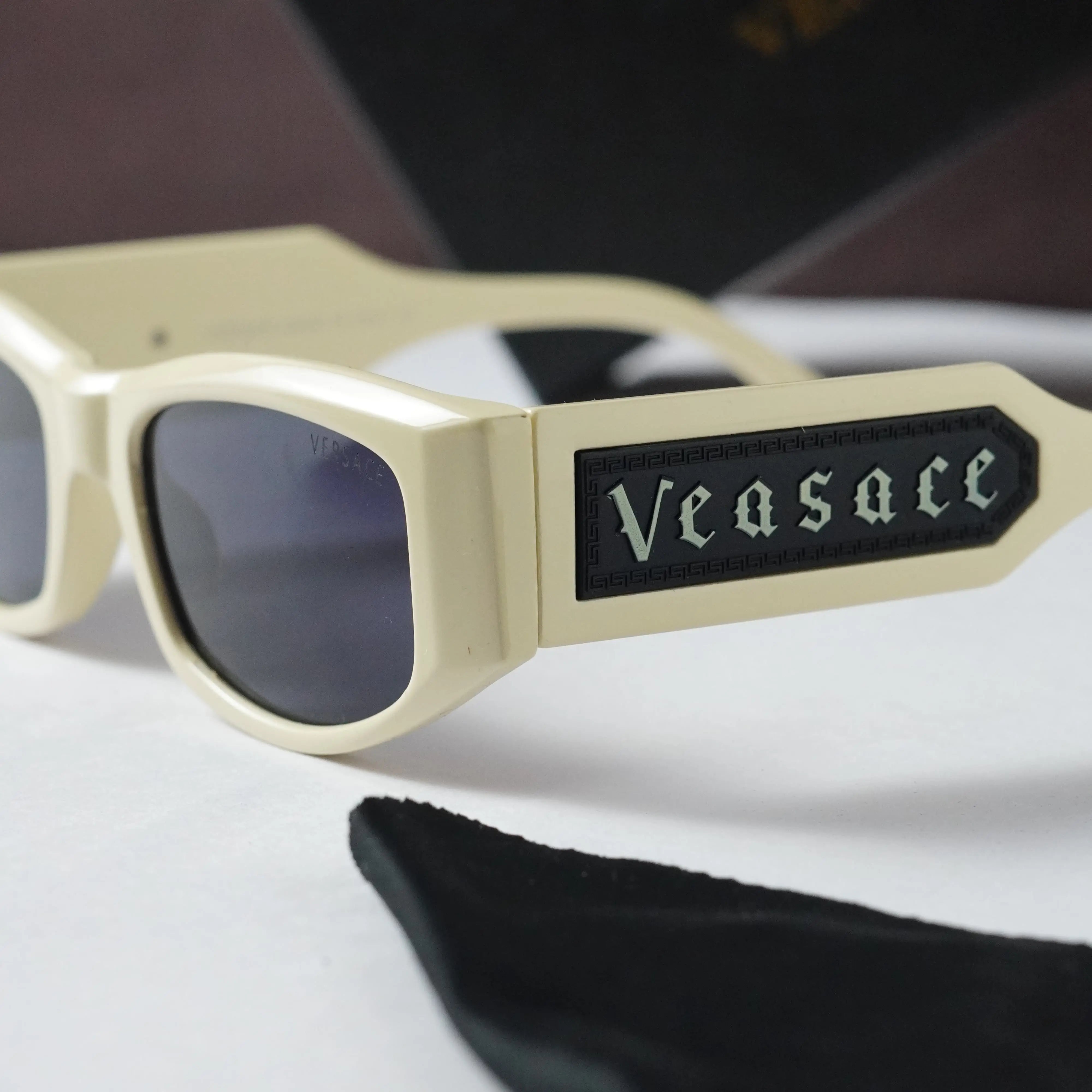 VERSACE 2315 WHITE Secondary image