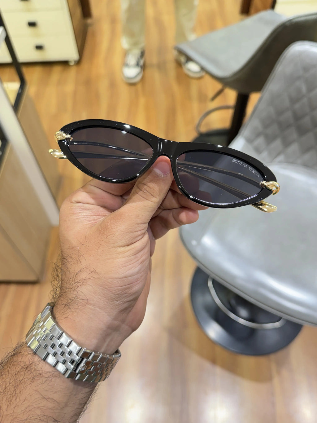 Bottega_veneta_9151_black_gold