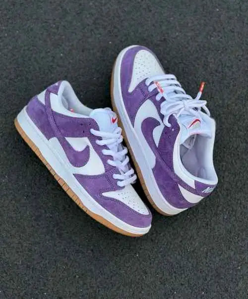 Nikee sb dunk court purple gum Main image