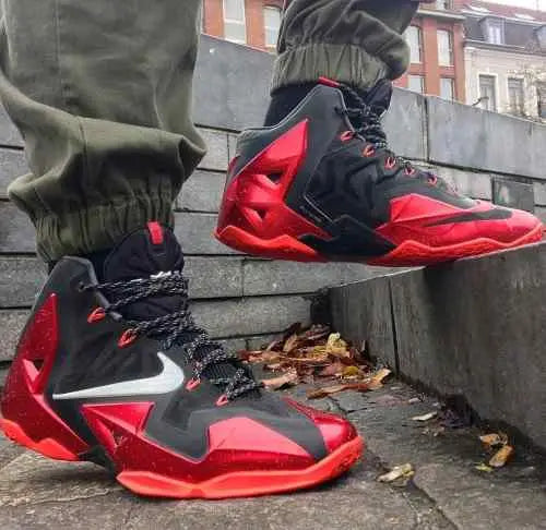 Nikee Lebron 11 Miami Heat