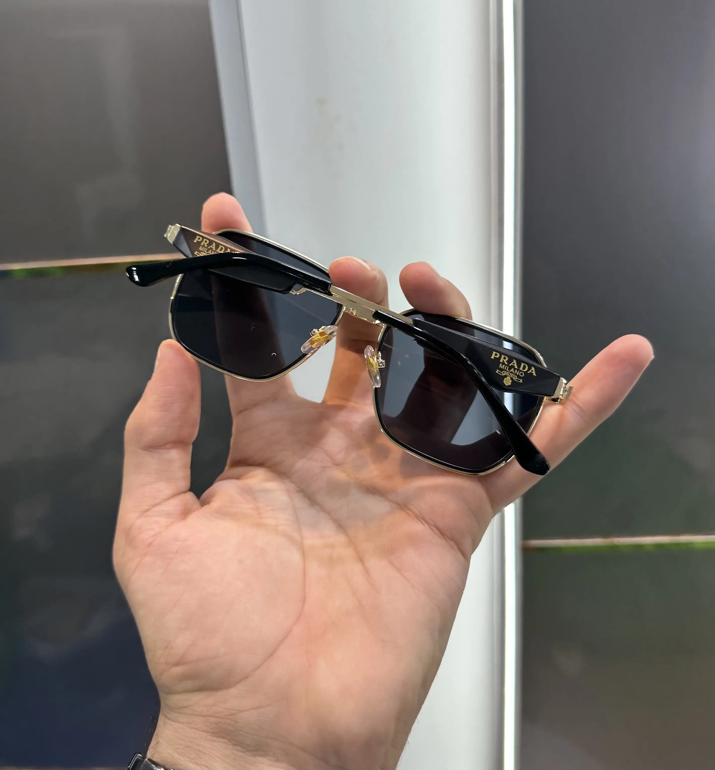 Prad a Gold Black Premium Shades 119