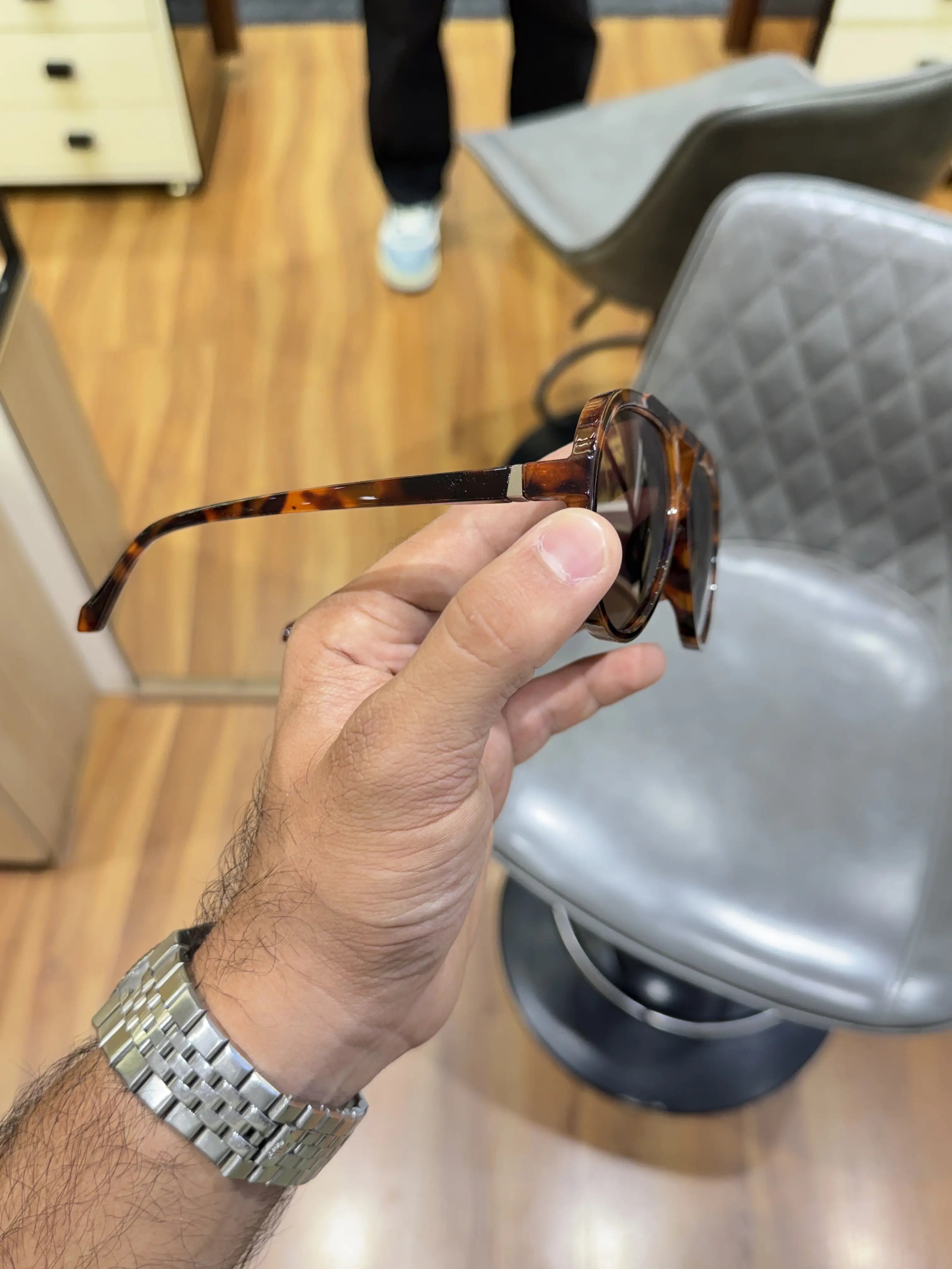 Marc_jacobs_18099_tiger_black Secondary image
