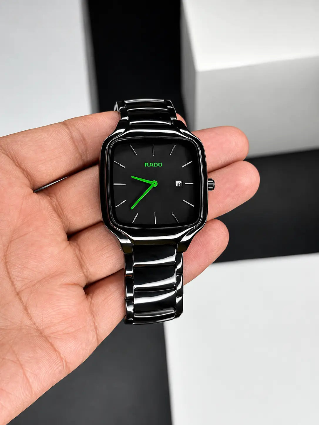 Rado True Square Main image
