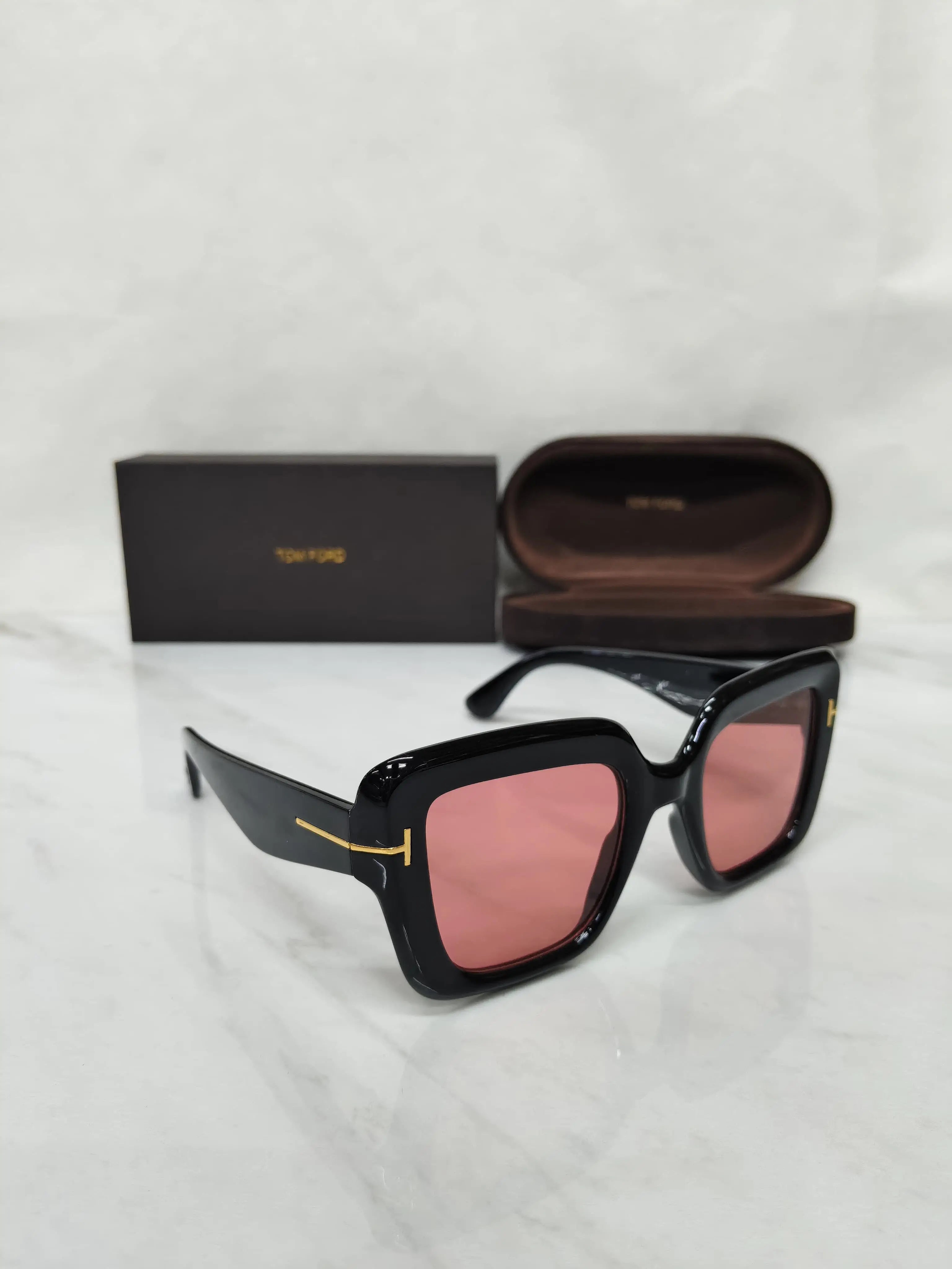 TOM FORD 182 PINK CANDY Secondary image