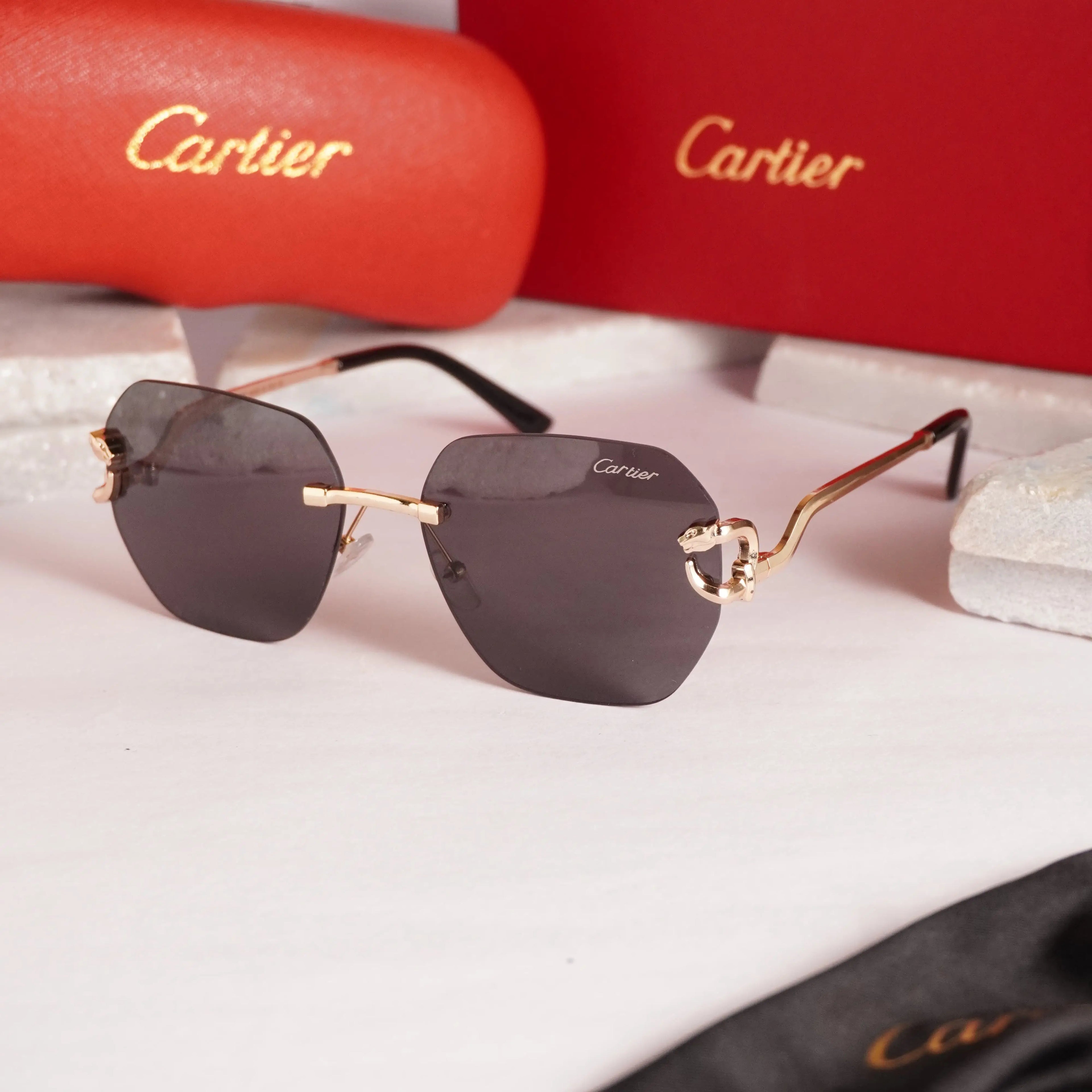 CARTIER 8822 GOLD BLACK