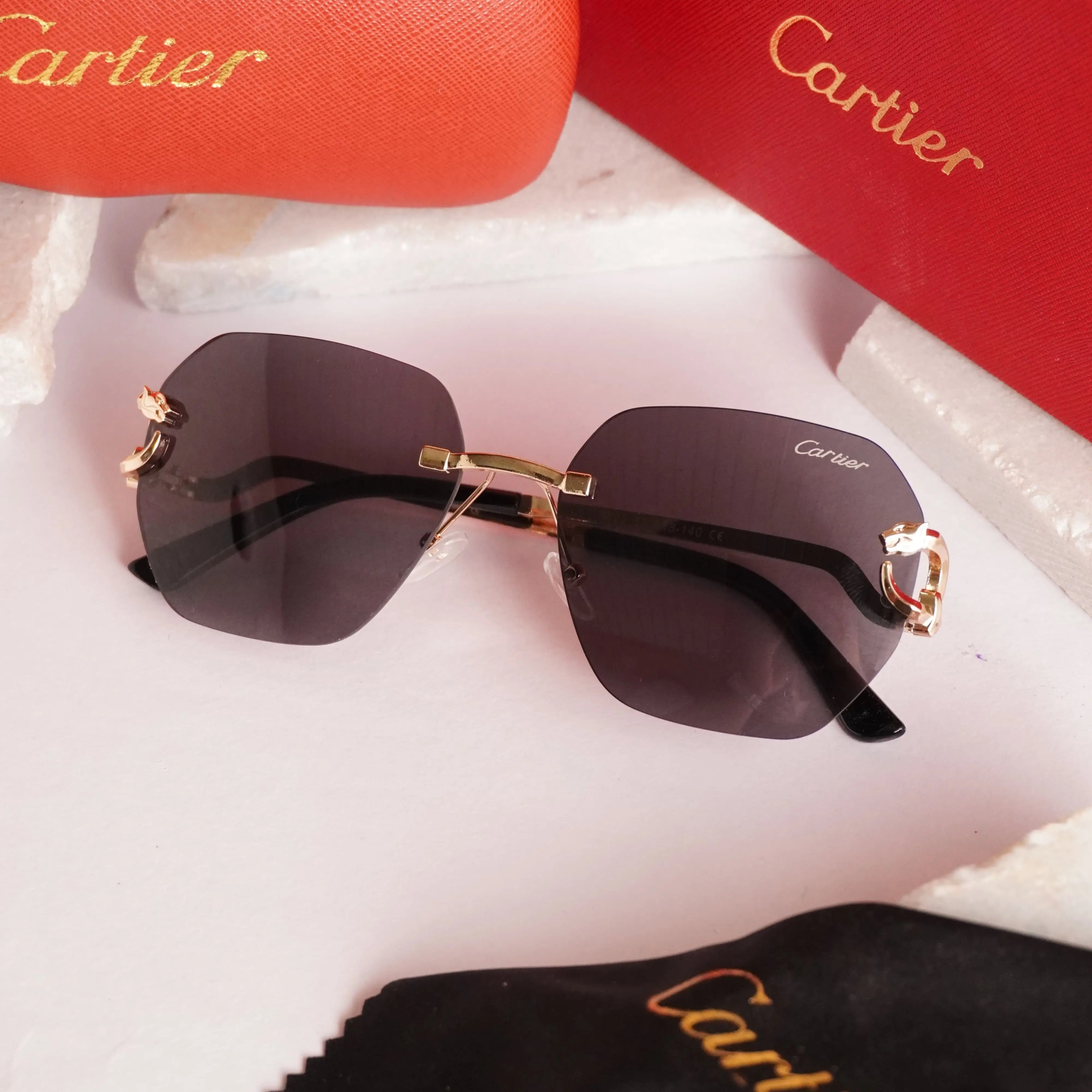 CARTIER 8822 GOLD BLACK