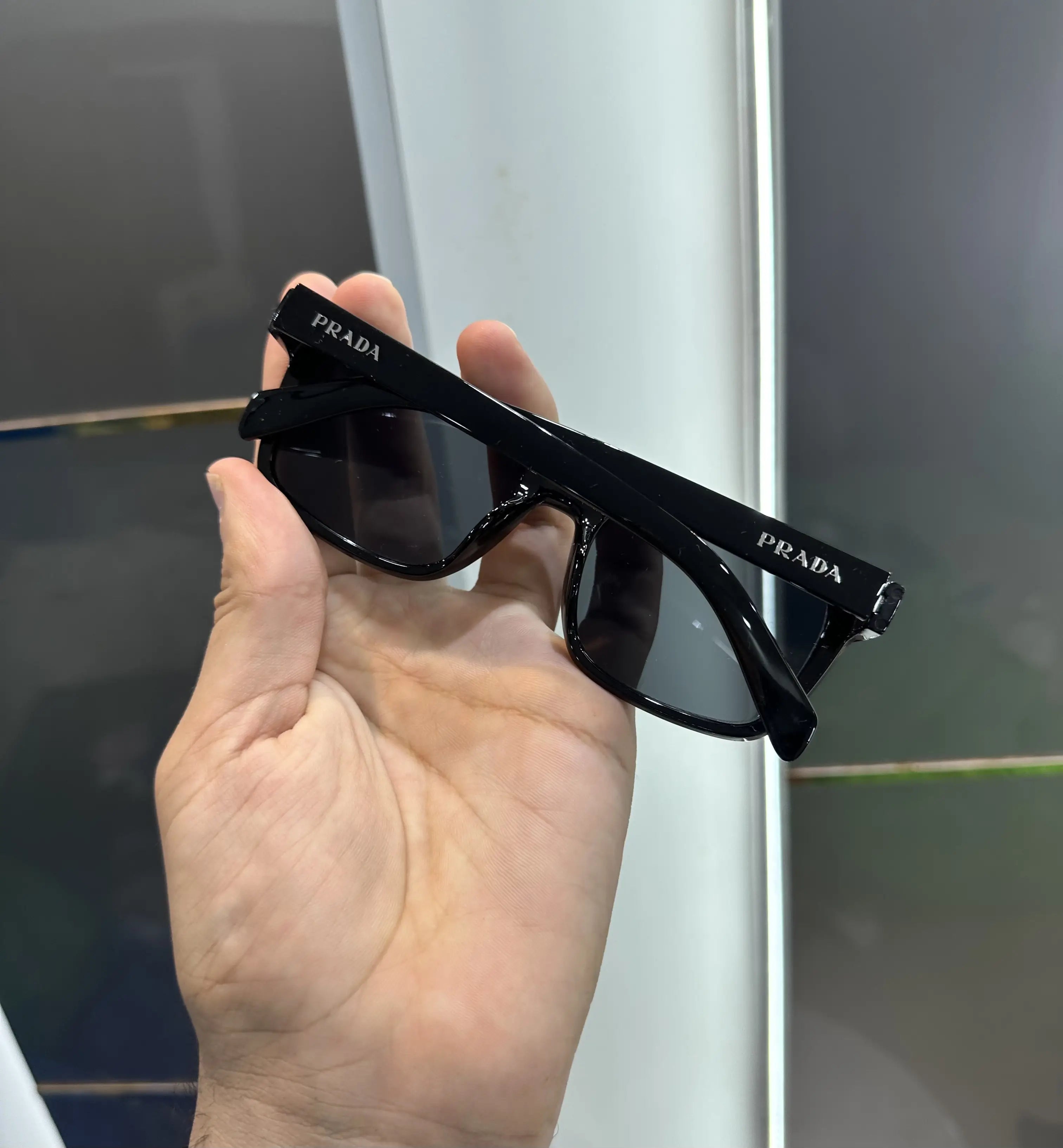 Prad a All Black Premium Shades 11S
