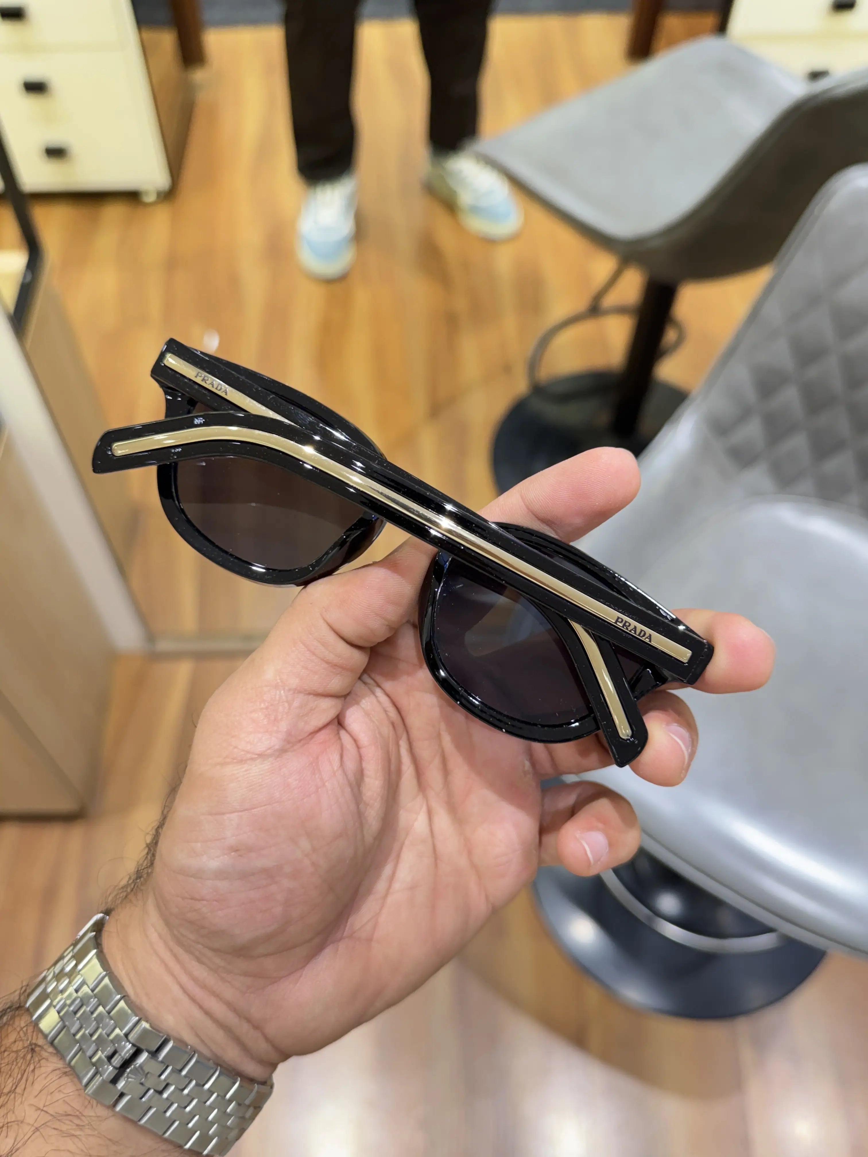 Copy Prada_015_gold_black