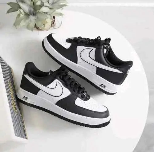 Nikee airforce 1 low panda Secondary image