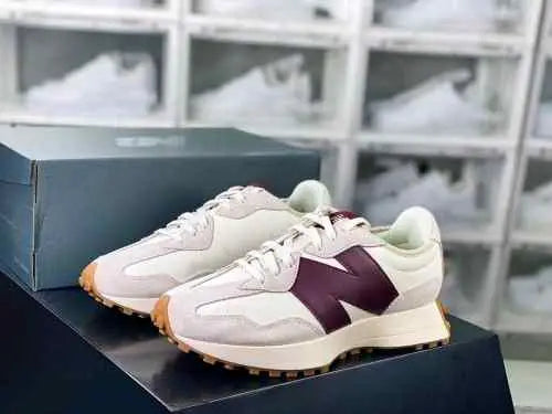 Neww Balance 327 Moonbeam Classic Burgundy Main image