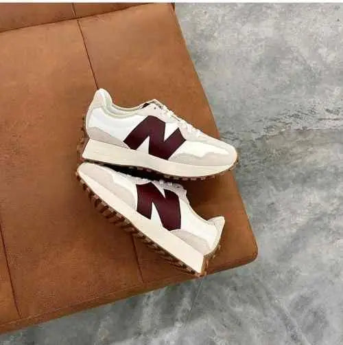 Neww Balance 327 Moonbeam Classic Burgundy Secondary image