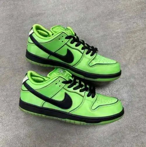 nikee sb dunk low powerpuff buttercup Secondary image