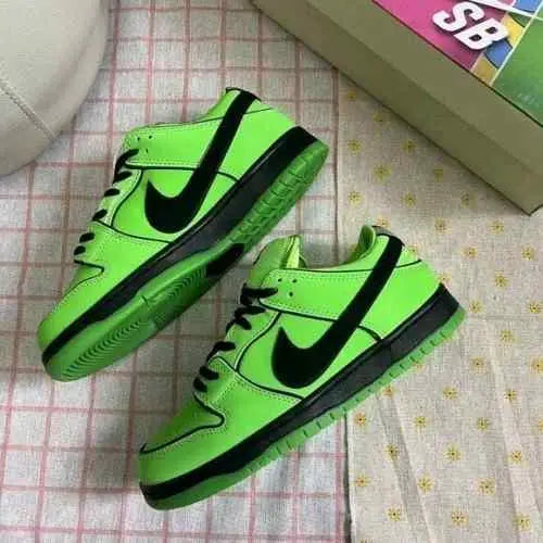 nikee sb dunk low powerpuff buttercup