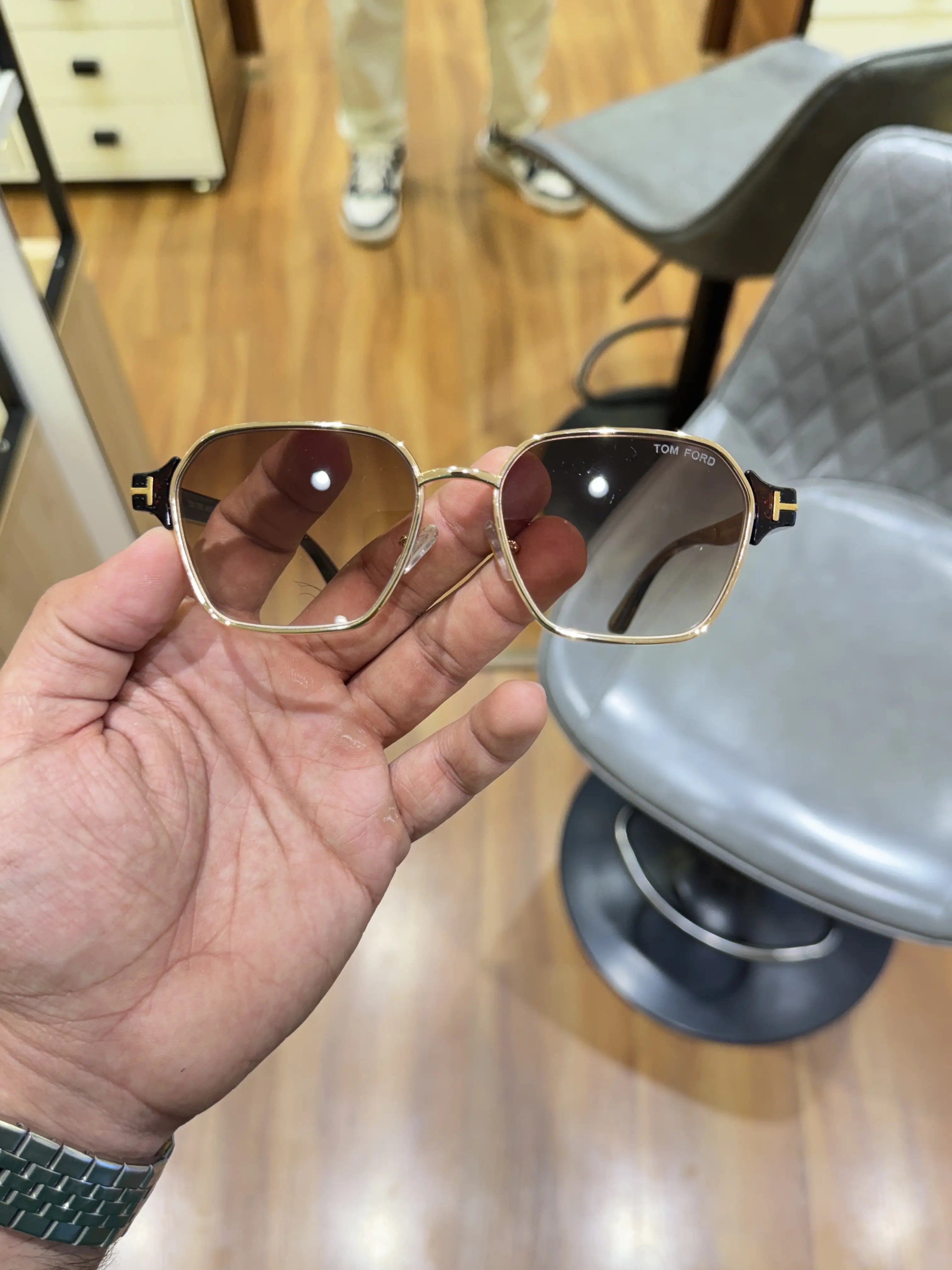 Tomford_9813_gold_brown Main image